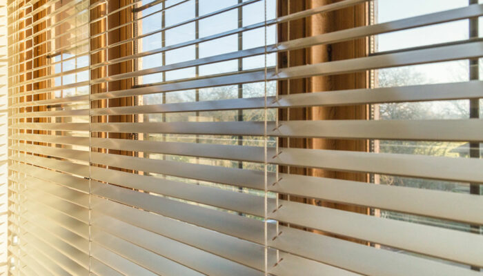 Cleaning window blinds &#8211; Key supplies and steps