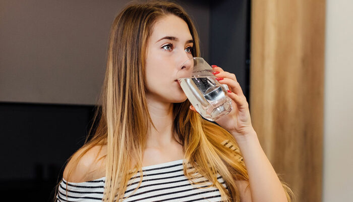 Avoid these 6 mistakes while drinking water