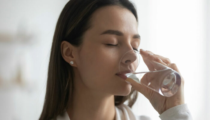 7 common side effects of not drinking enough water