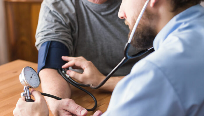 6 hypertension symptoms that require immediate attention