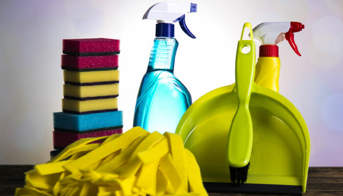 Toxic ingredients of cleaning products to avoid for better lung health