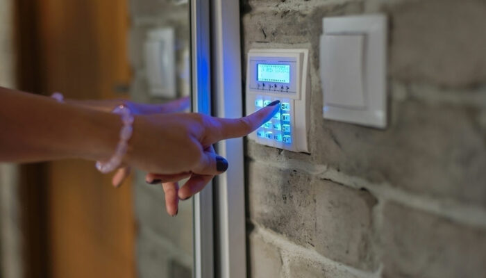 Pros and cons of commercial security systems