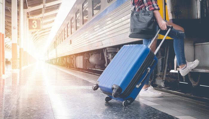 5 mistakes to avoid while traveling by train